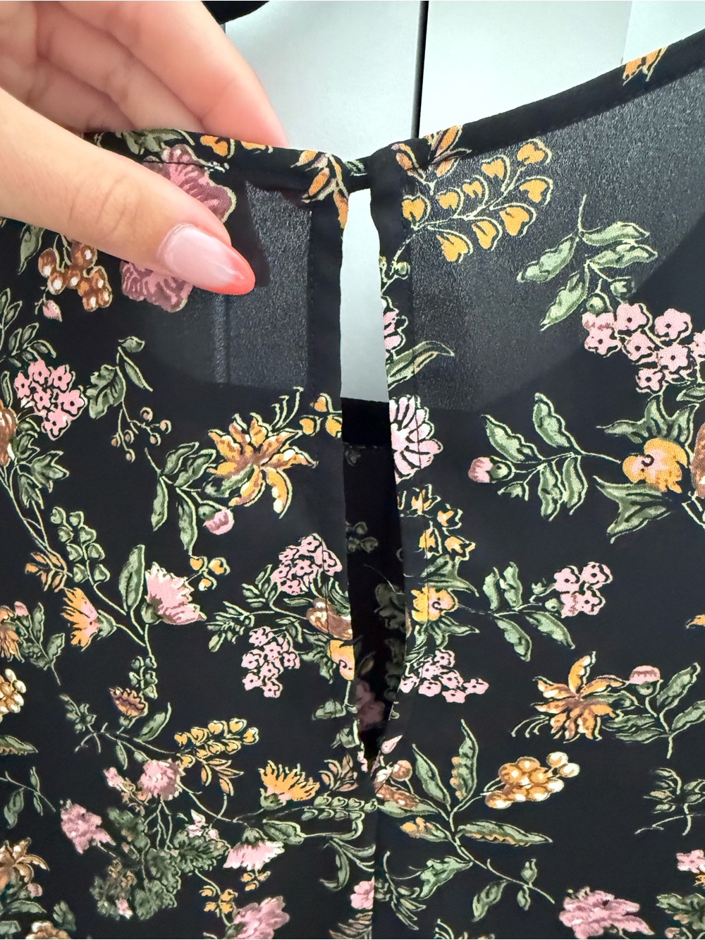 Women's Black Floral Ruffle Long-Sleeve Top - Picture 5 of 6